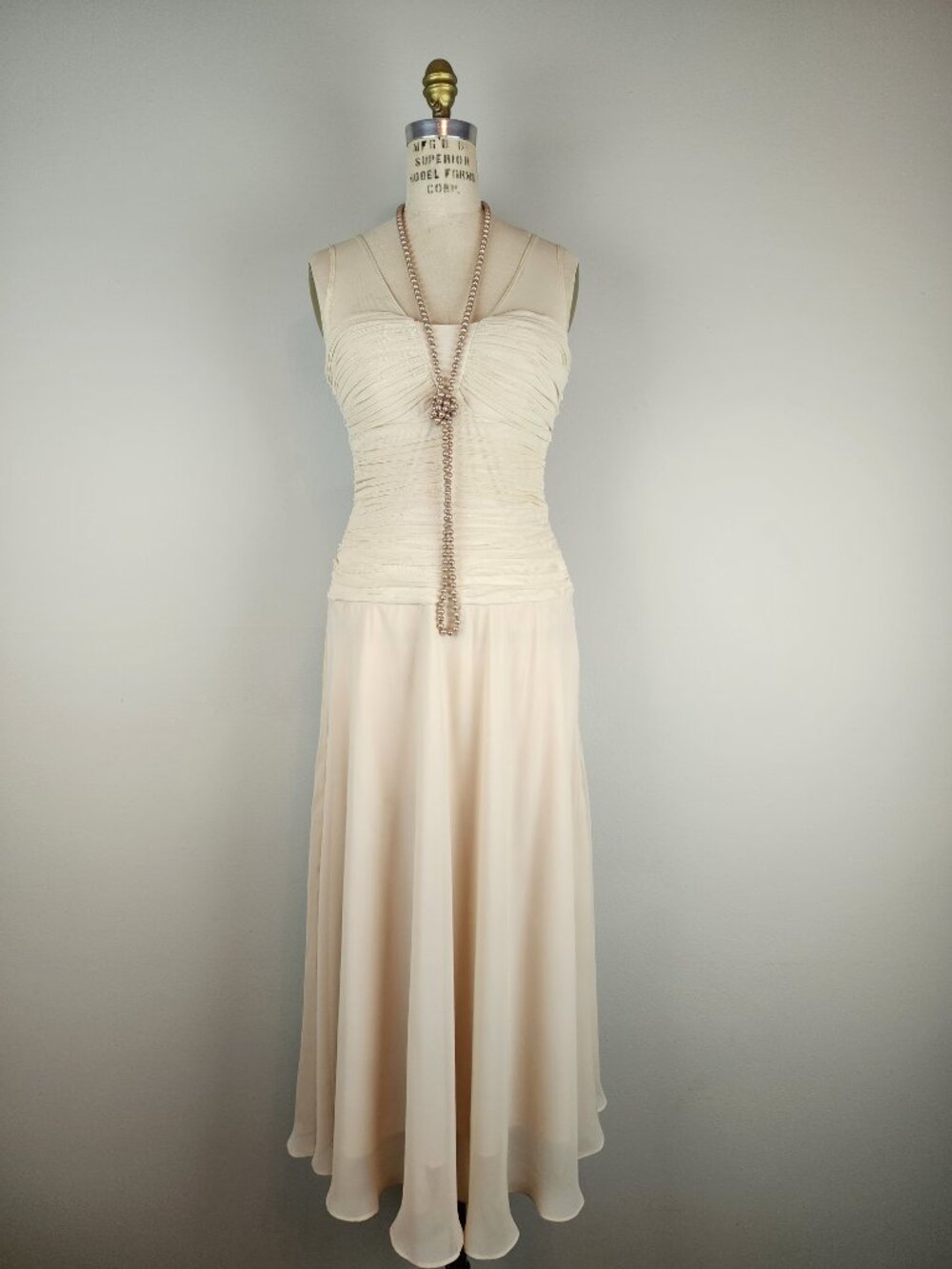 Signature by Sangria Neutral Cream Nylon Net & Chiffon Ruched Cocktail Dress 6